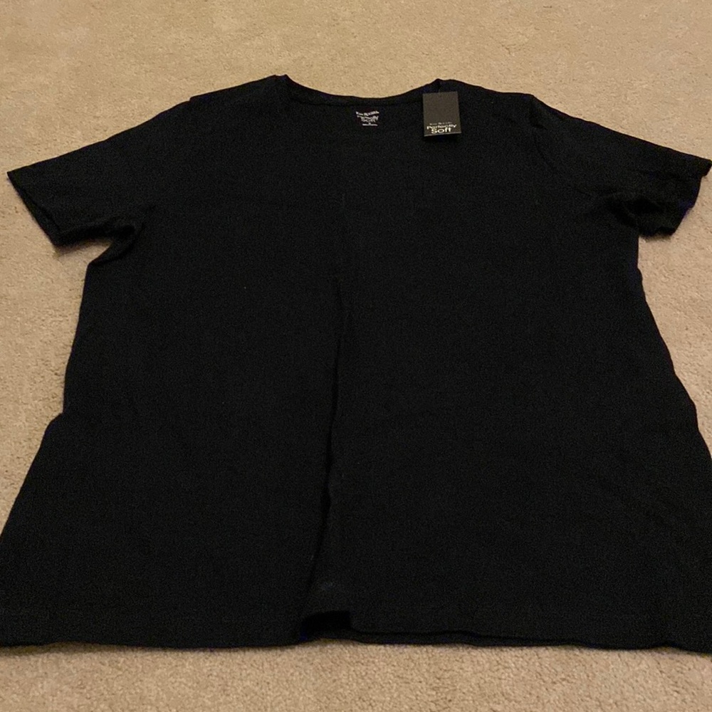 Black tee - Picture 1 of 1
